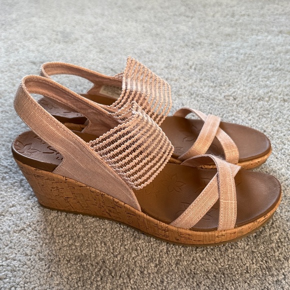 Sketchers pink Beverlee Elegant Pink sling back Wedge Sandals NEW Size 9 - Picture 1 of 5